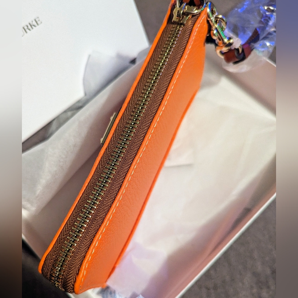 BRAND NEW W/ TAGS! Dooney & Bourke Clementine Wristlet